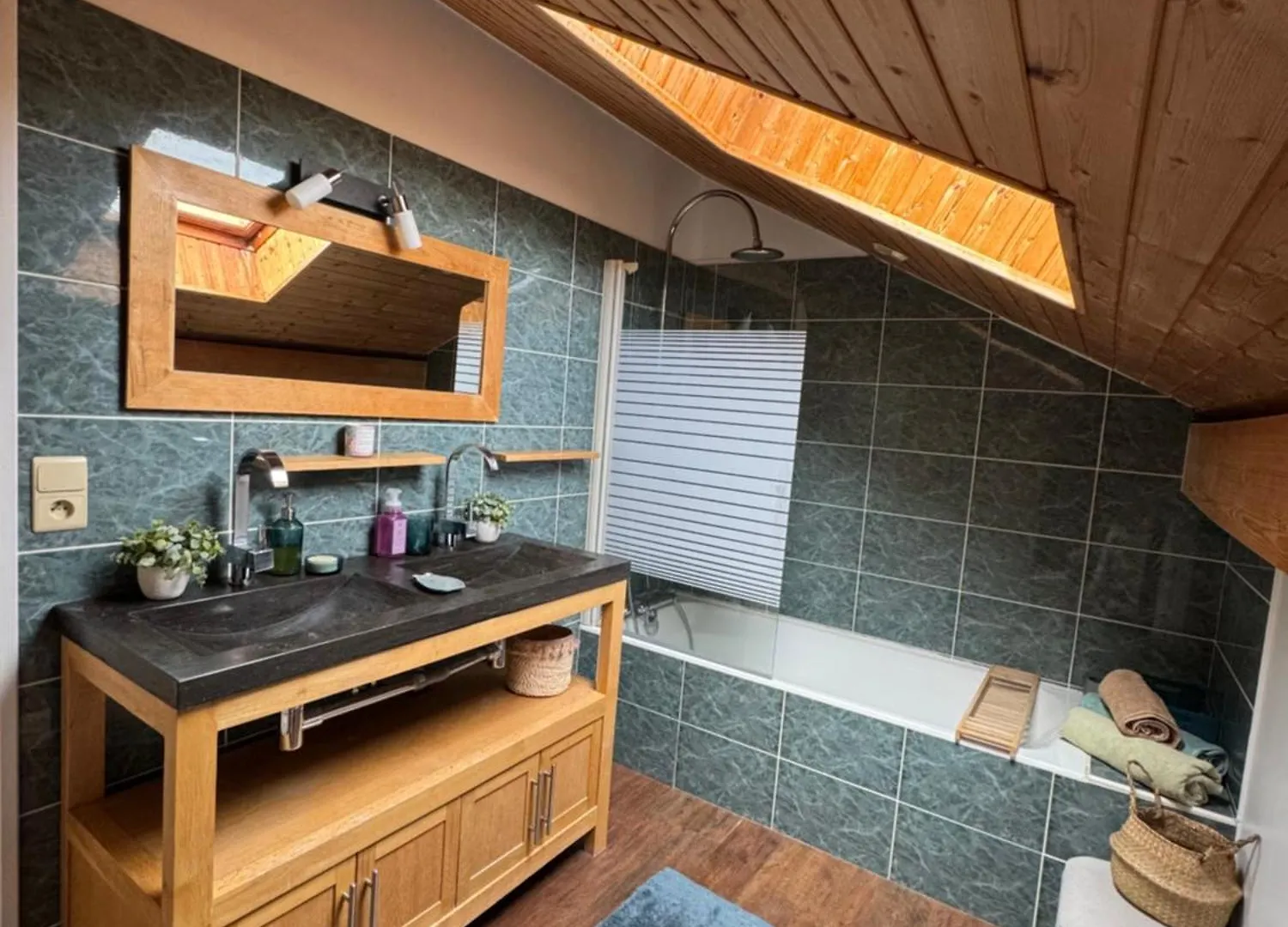 Maison Avec Vue Montagne Pour Les Amateurs De Velo Vtt Et Randonnees Massages Sur Rendez-Vous Mercury-Gémilly Casa de Férias