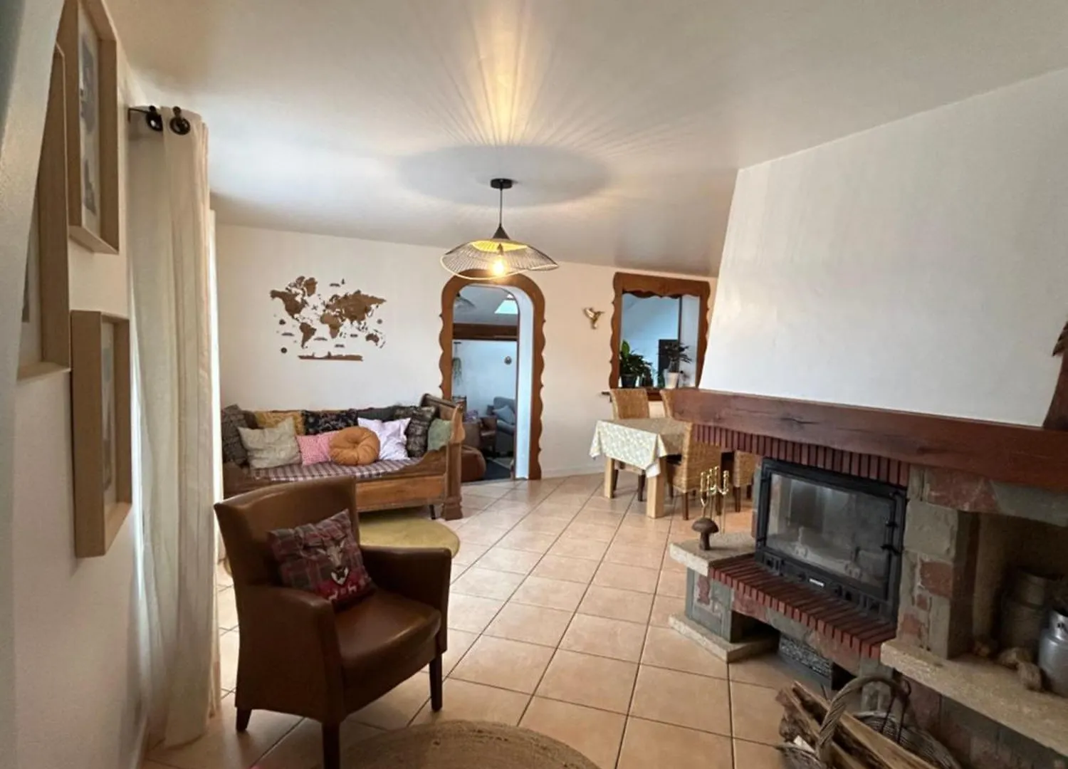 Maison Avec Vue Montagne Pour Les Amateurs De Velo Vtt Et Randonnees Massages Sur Rendez-Vous Mercury-Gémilly 0*,  França