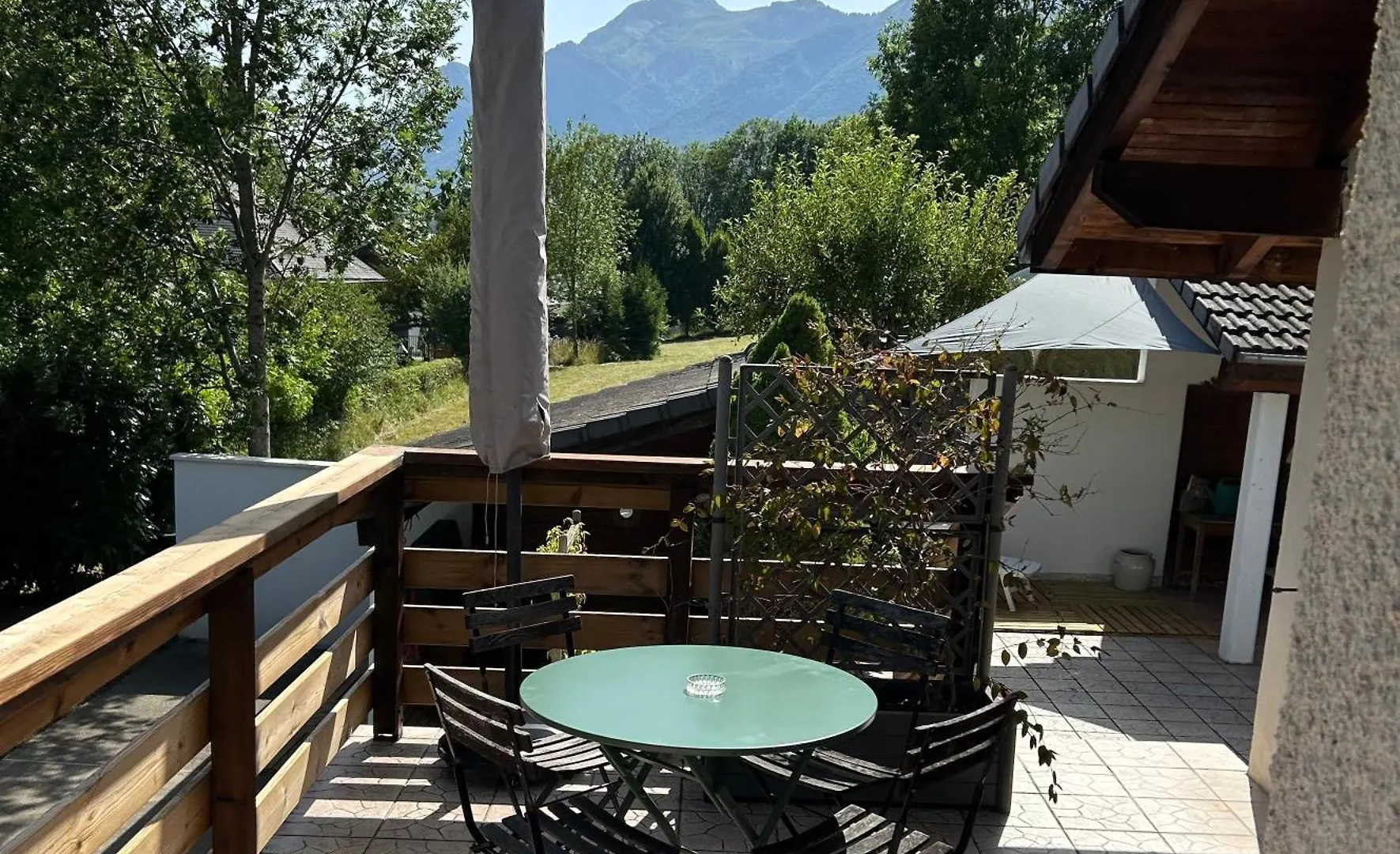 Maison Avec Vue Montagne Pour Les Amateurs De Velo Vtt Et Randonnees Massages Sur Rendez-Vous Mercury-Gémilly 0*,